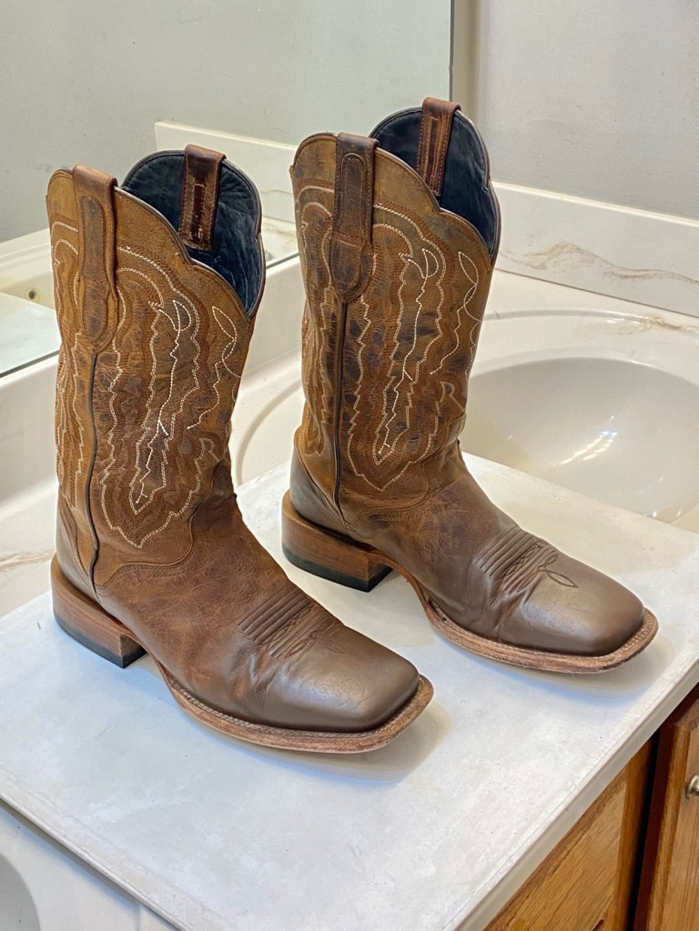 Vintage J B Dillon Men’s Cowboy Boot size 9D good condition clean interior